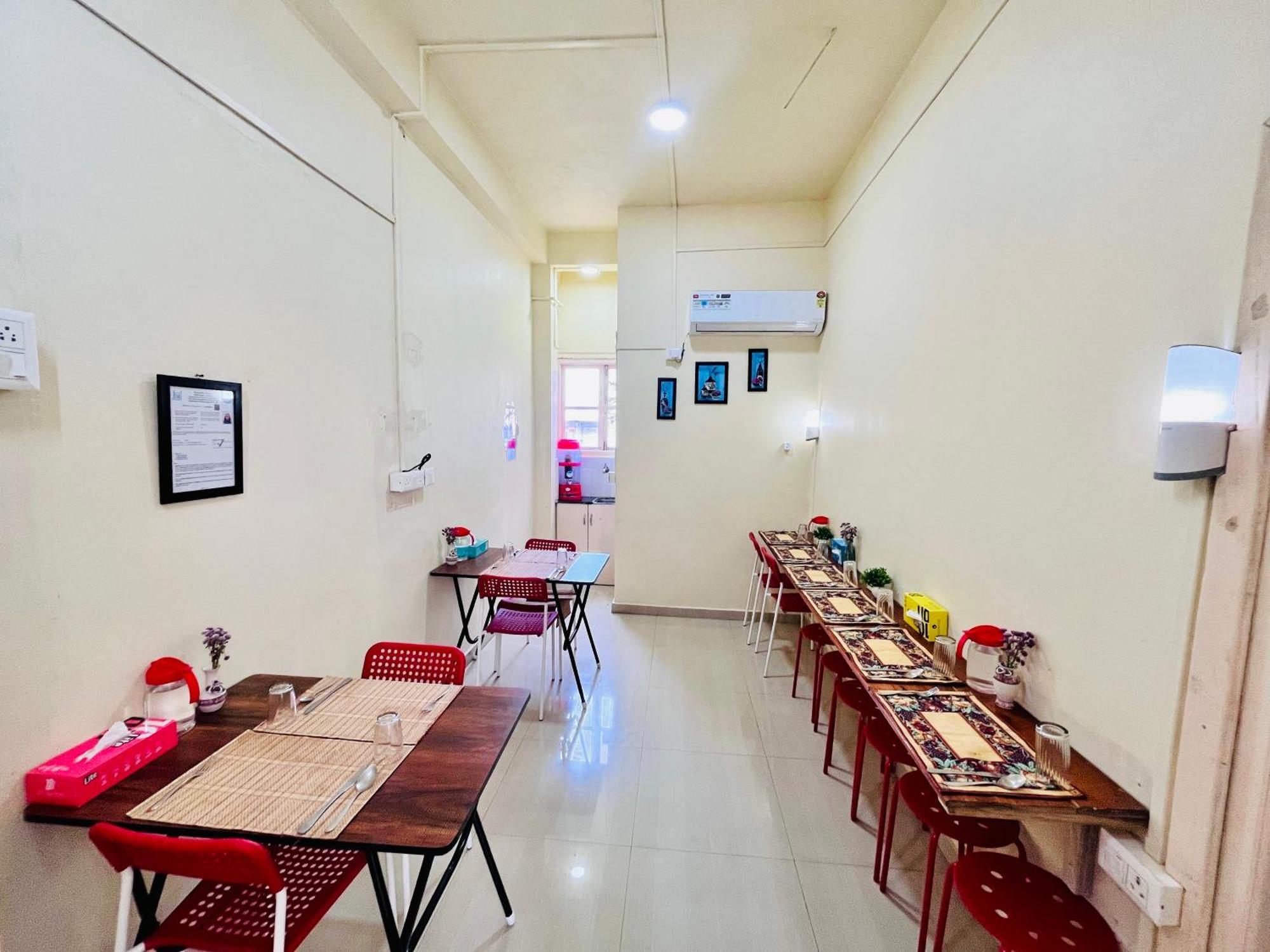 Aizawl Guest House Apartments ภายนอก รูปภาพ