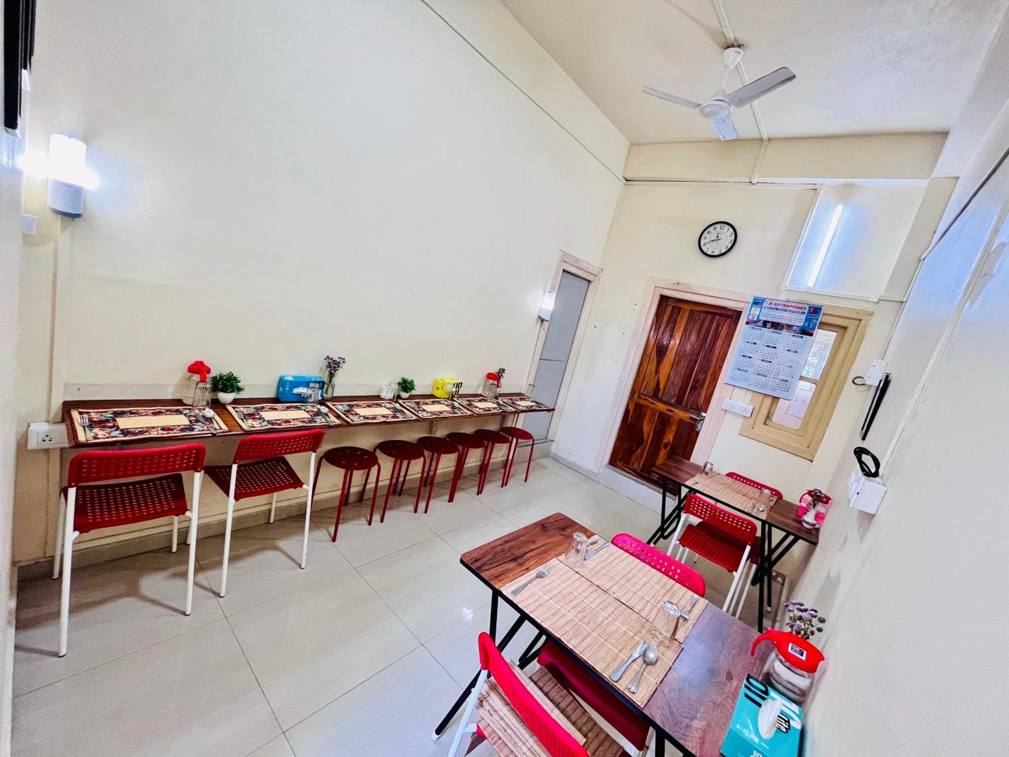 Aizawl Guest House Apartments ภายนอก รูปภาพ